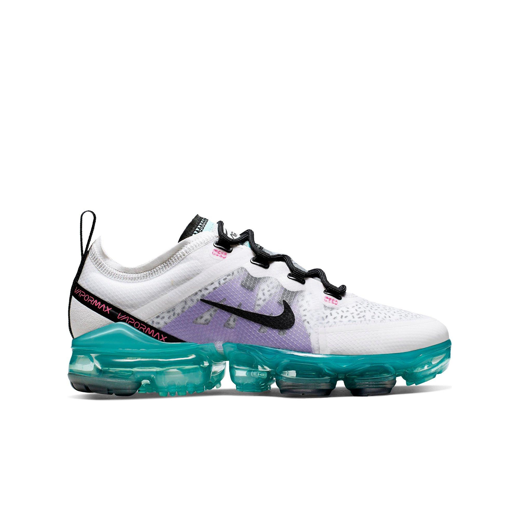 nike air vapormax plus grade school