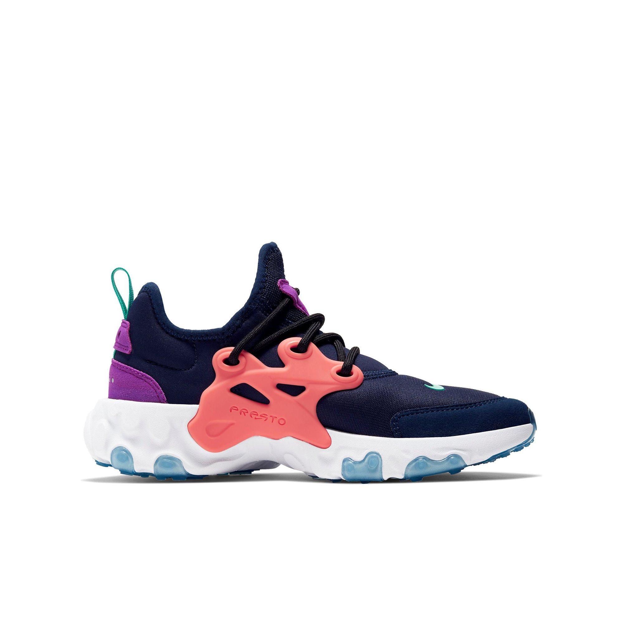 girls nike reacts