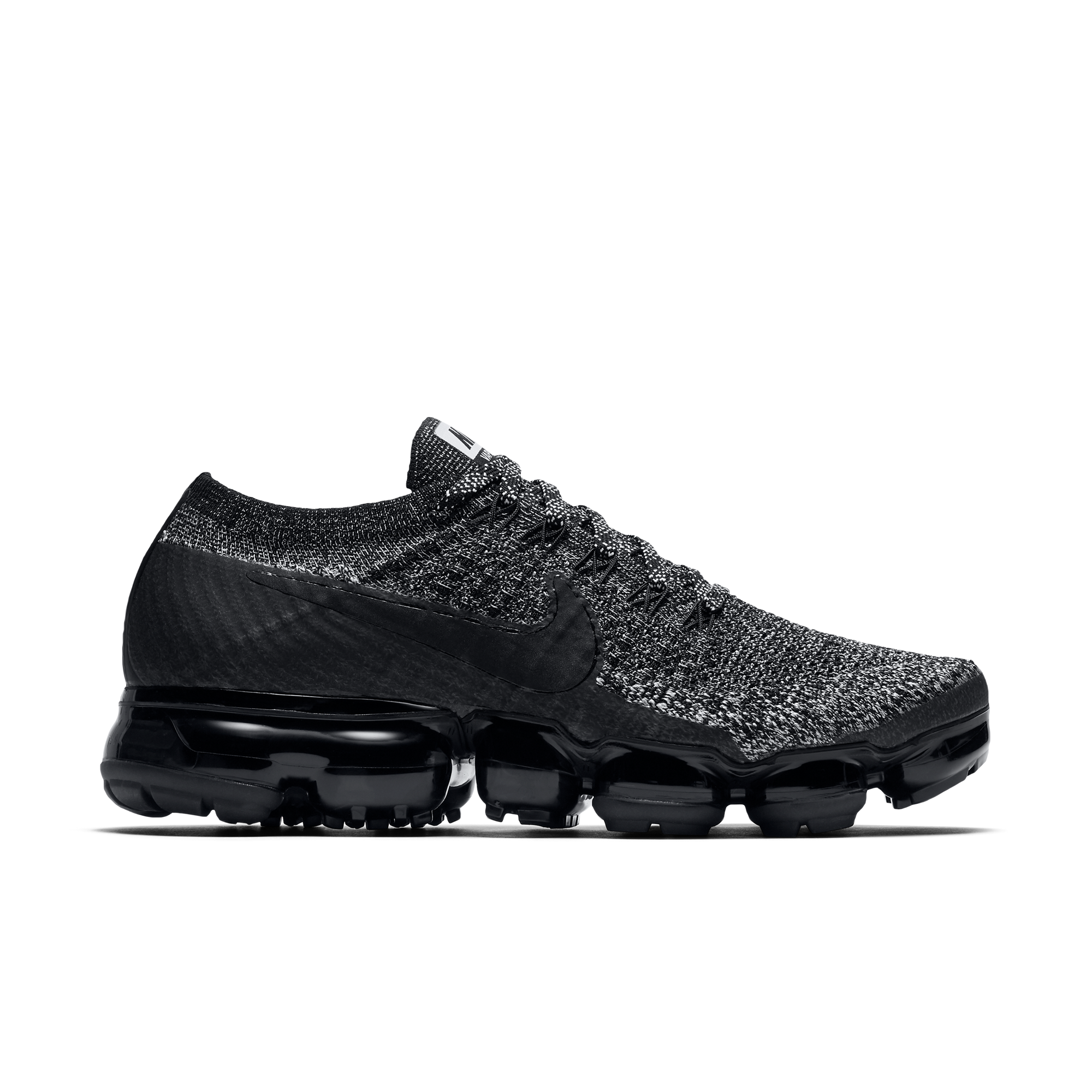 black vapormax for ladies