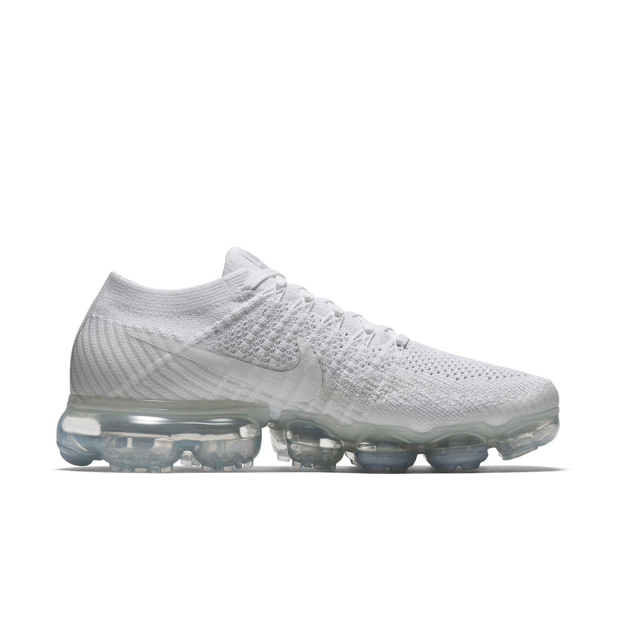womens vapor max white