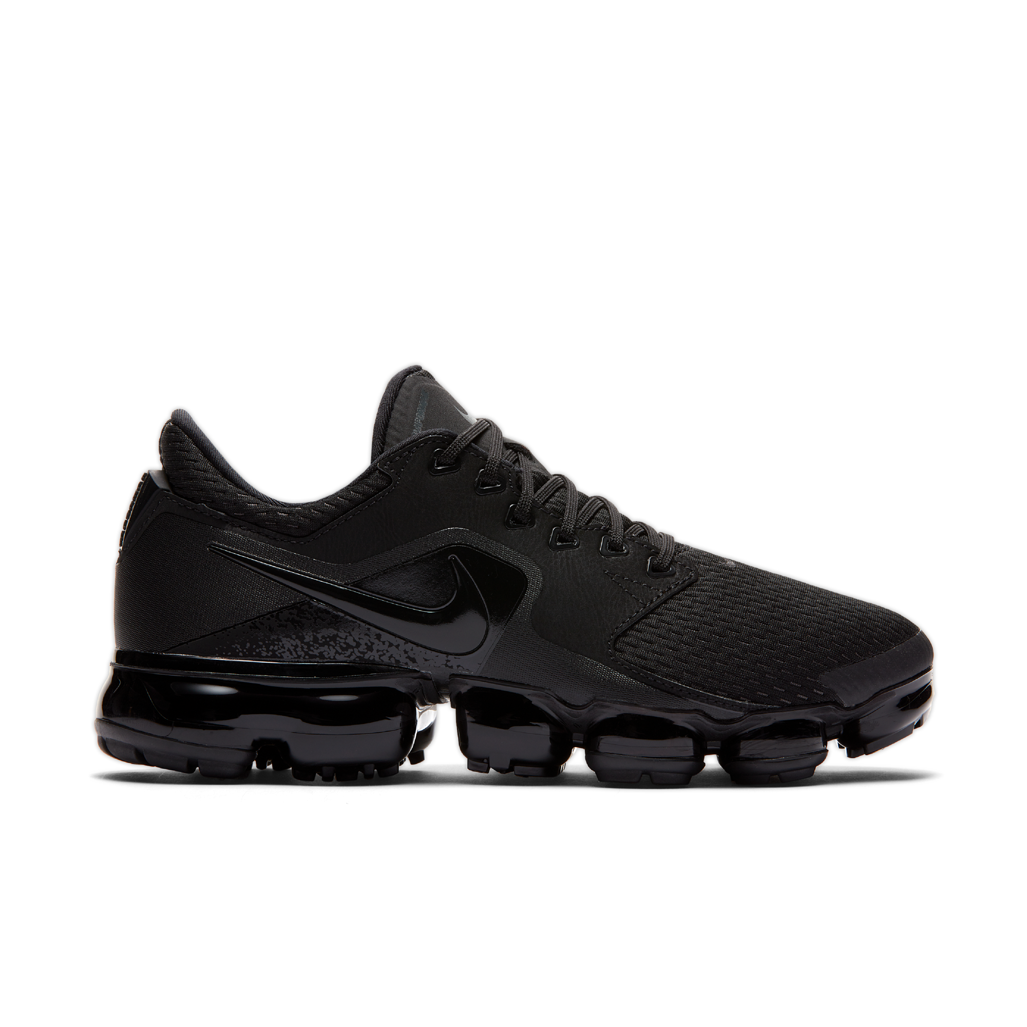 black vapormax women's