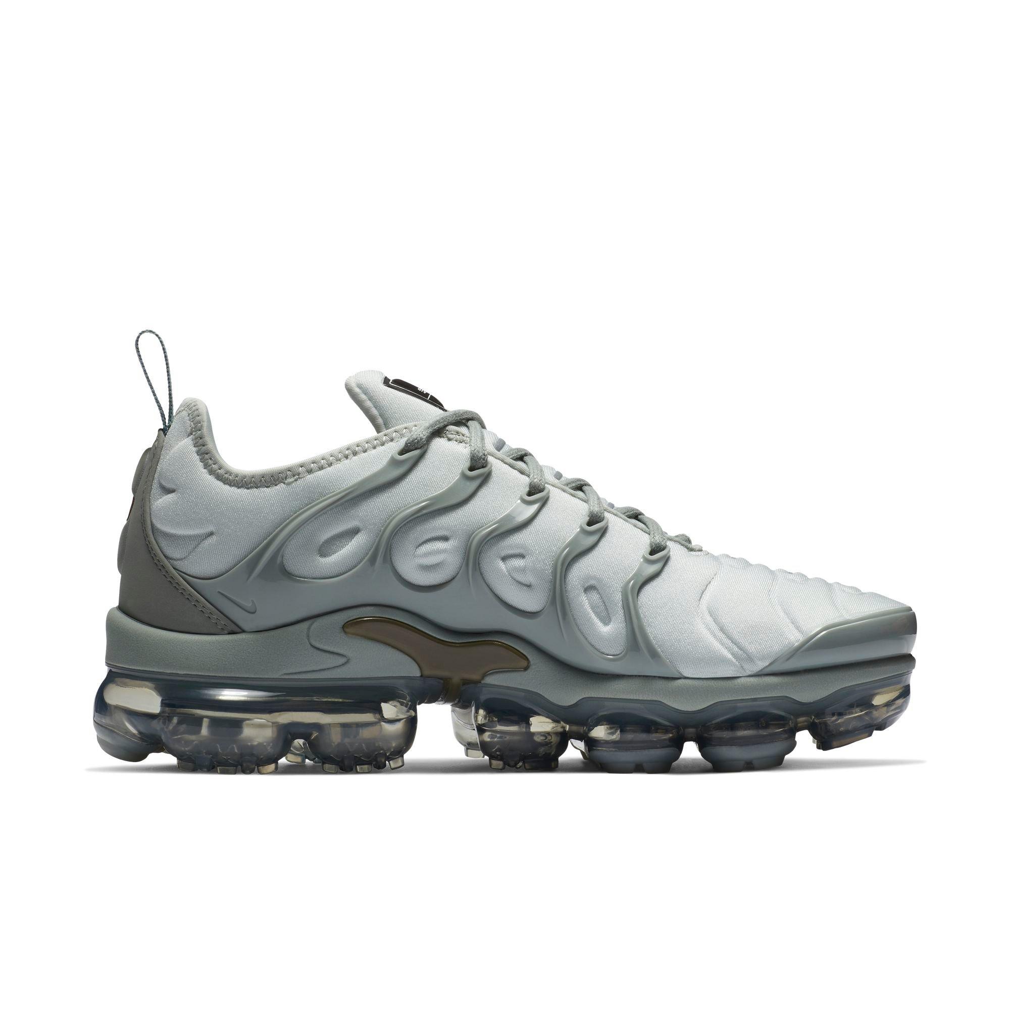 vapormax hibbett sports