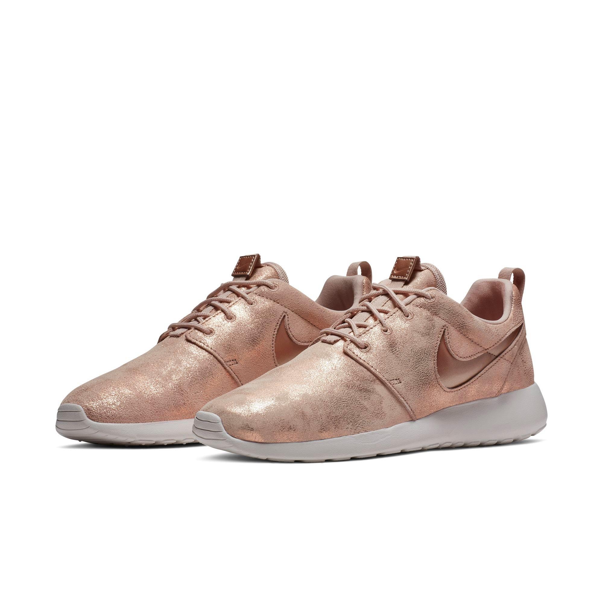 nike roshe one premium metallic