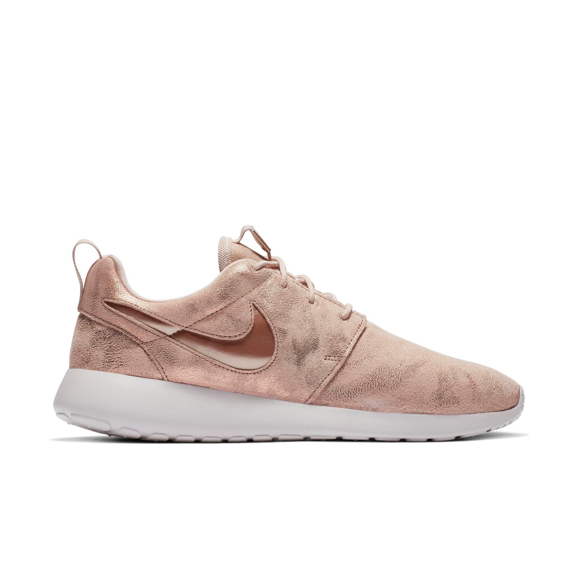 nike roshe one premium suede gold