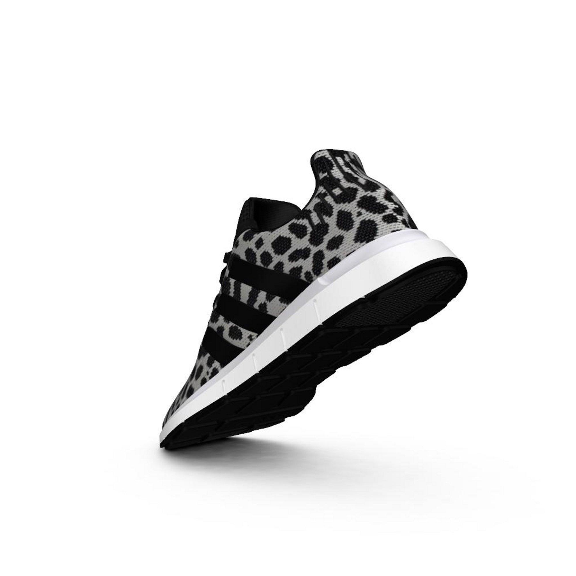 adidas swift run full black