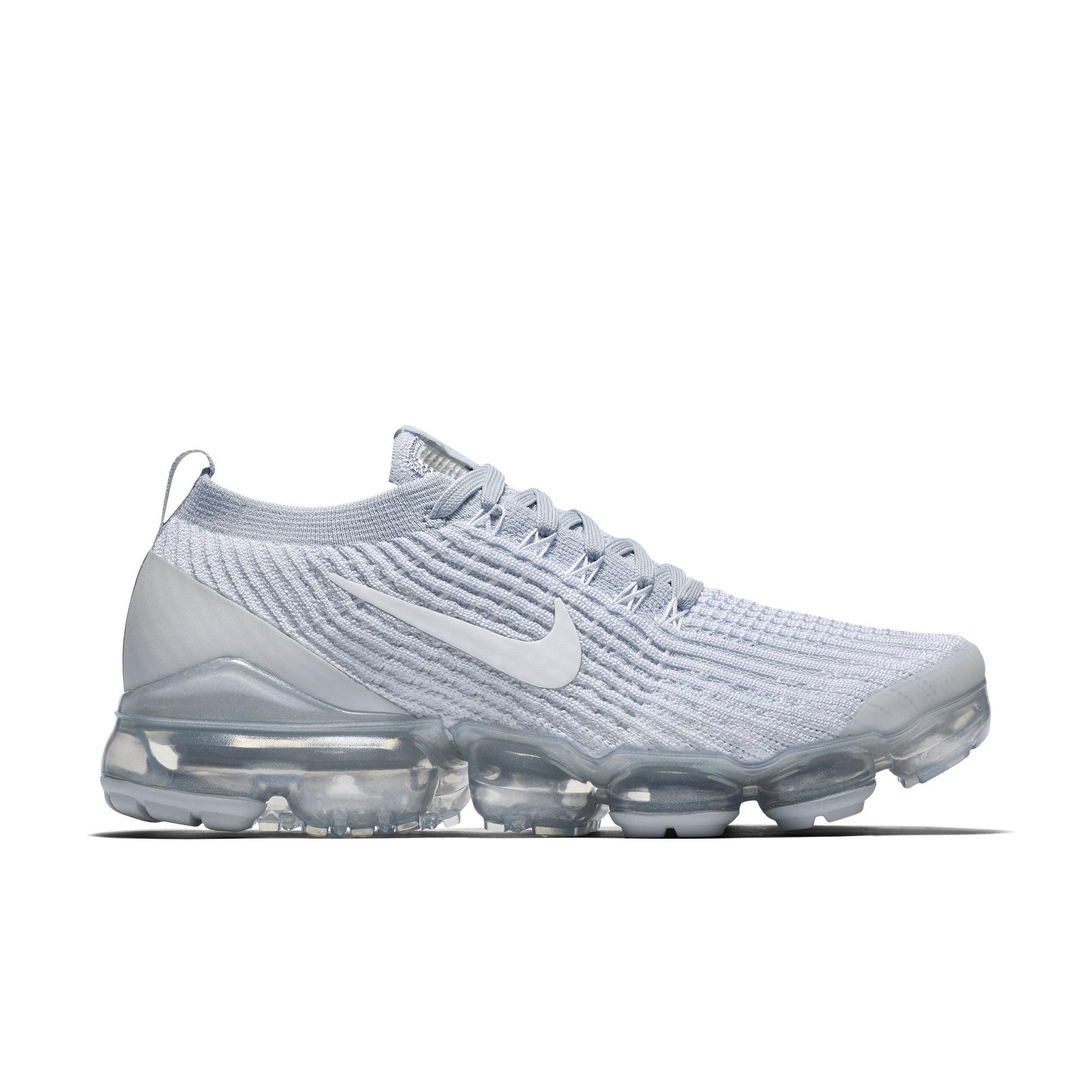 white vapormax women's