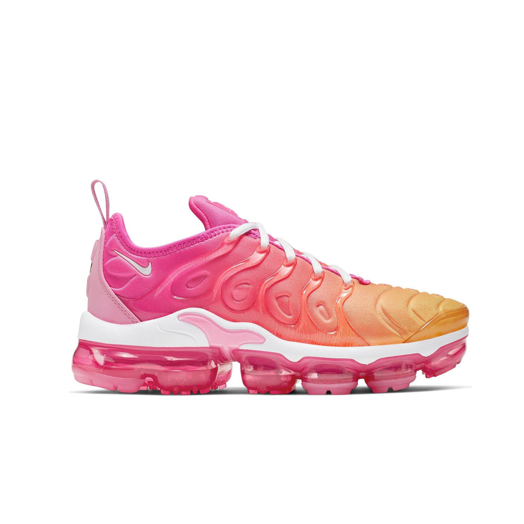 nike vapormax plus women's pink