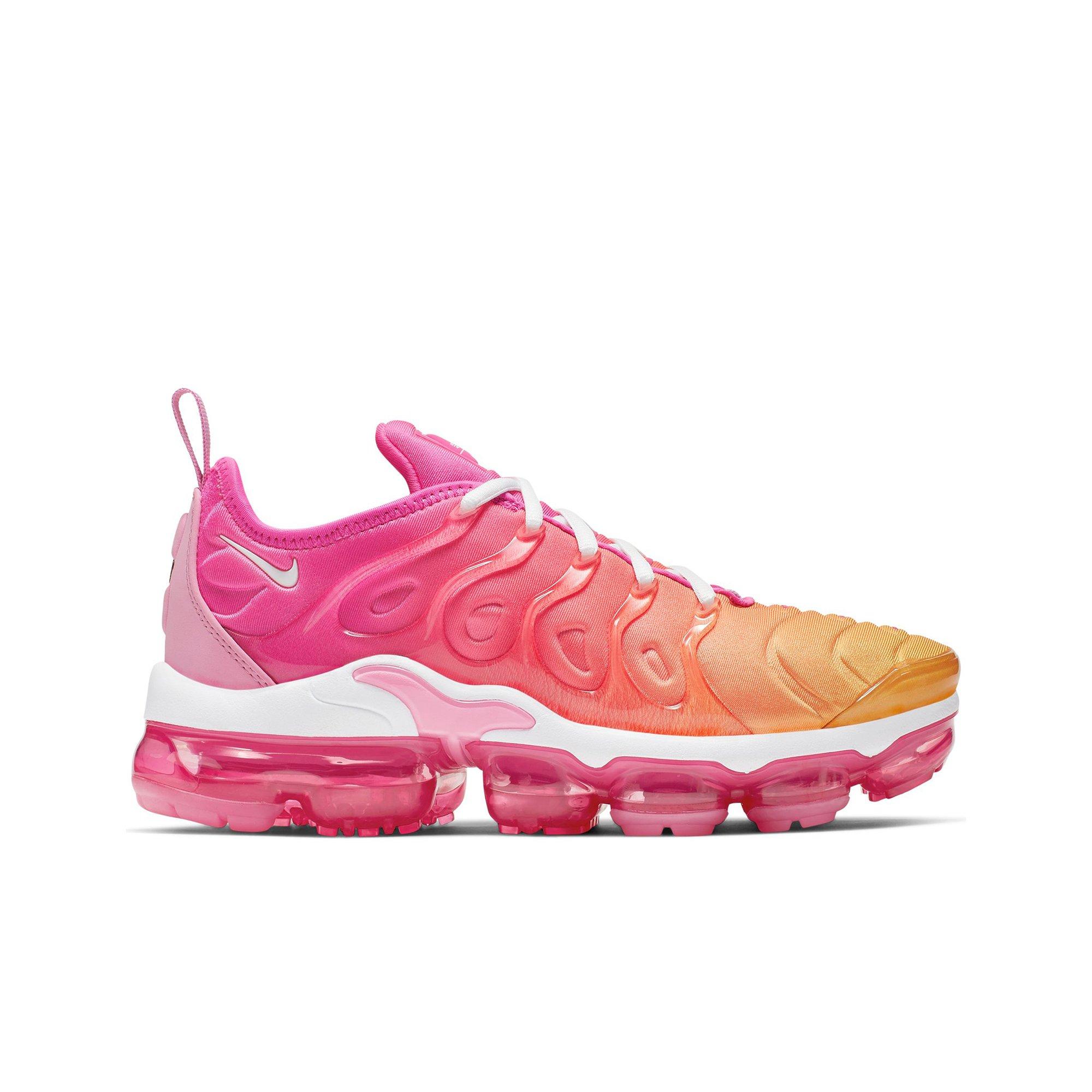 vapormax plus women's pink