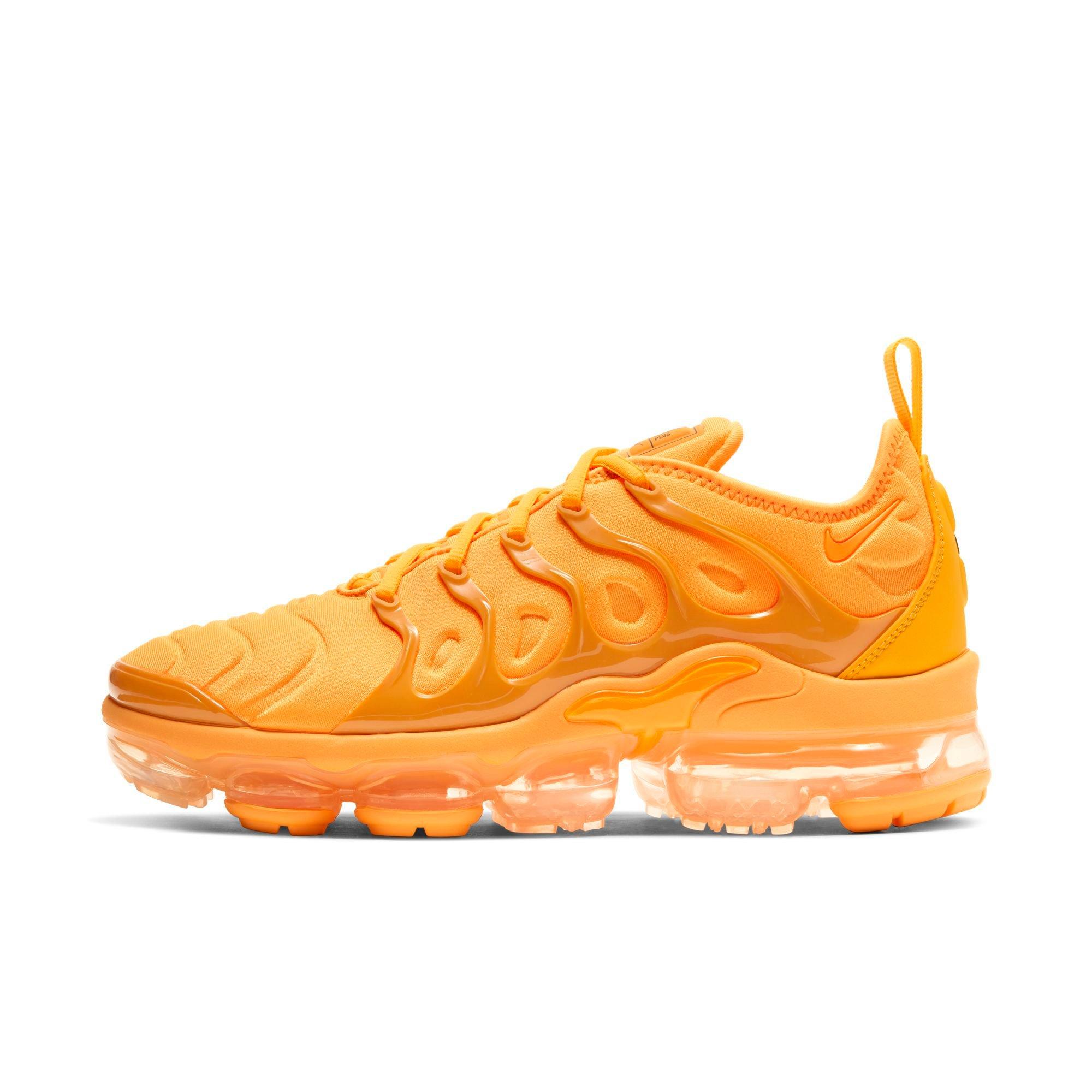 nike air vapormax plus women's white and orange