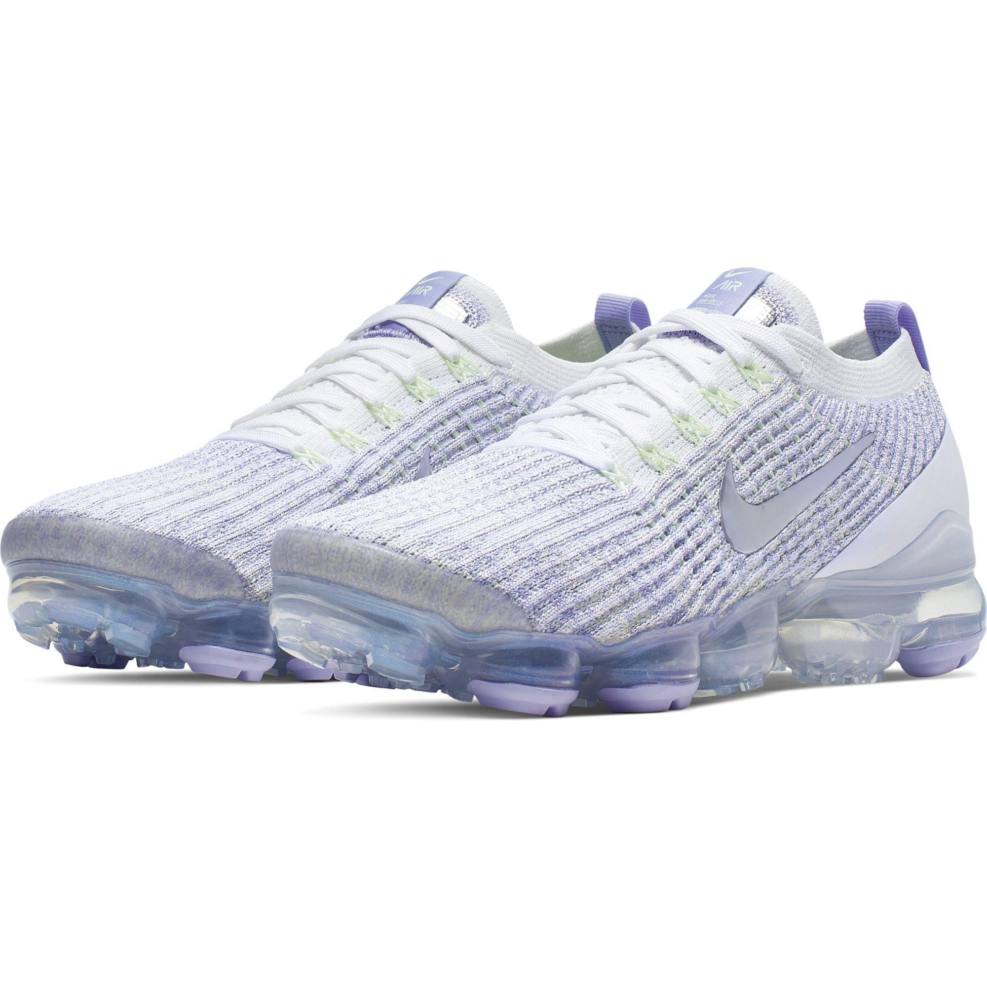 white nike flyknit vapormax