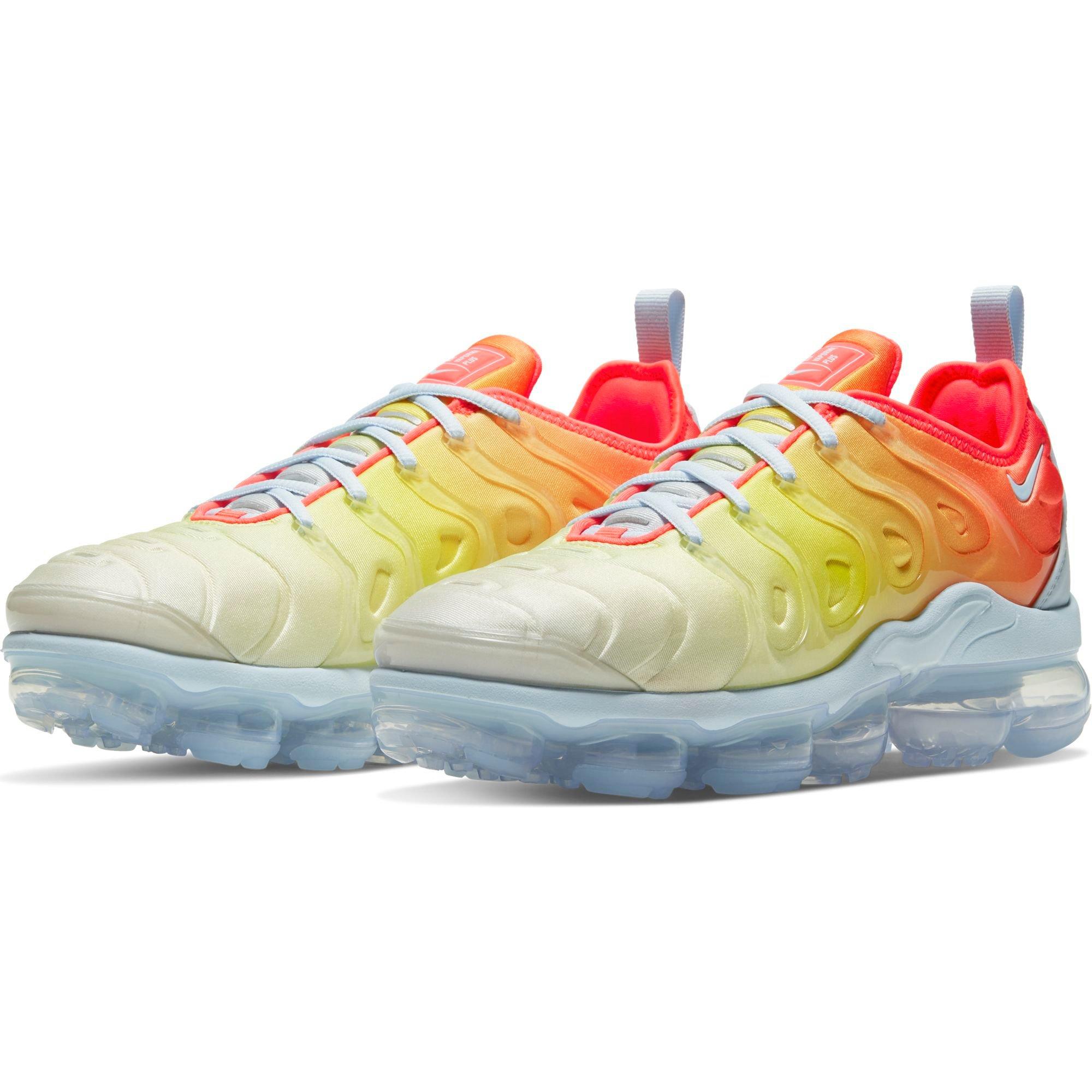 vapormax plus yellow green blue
