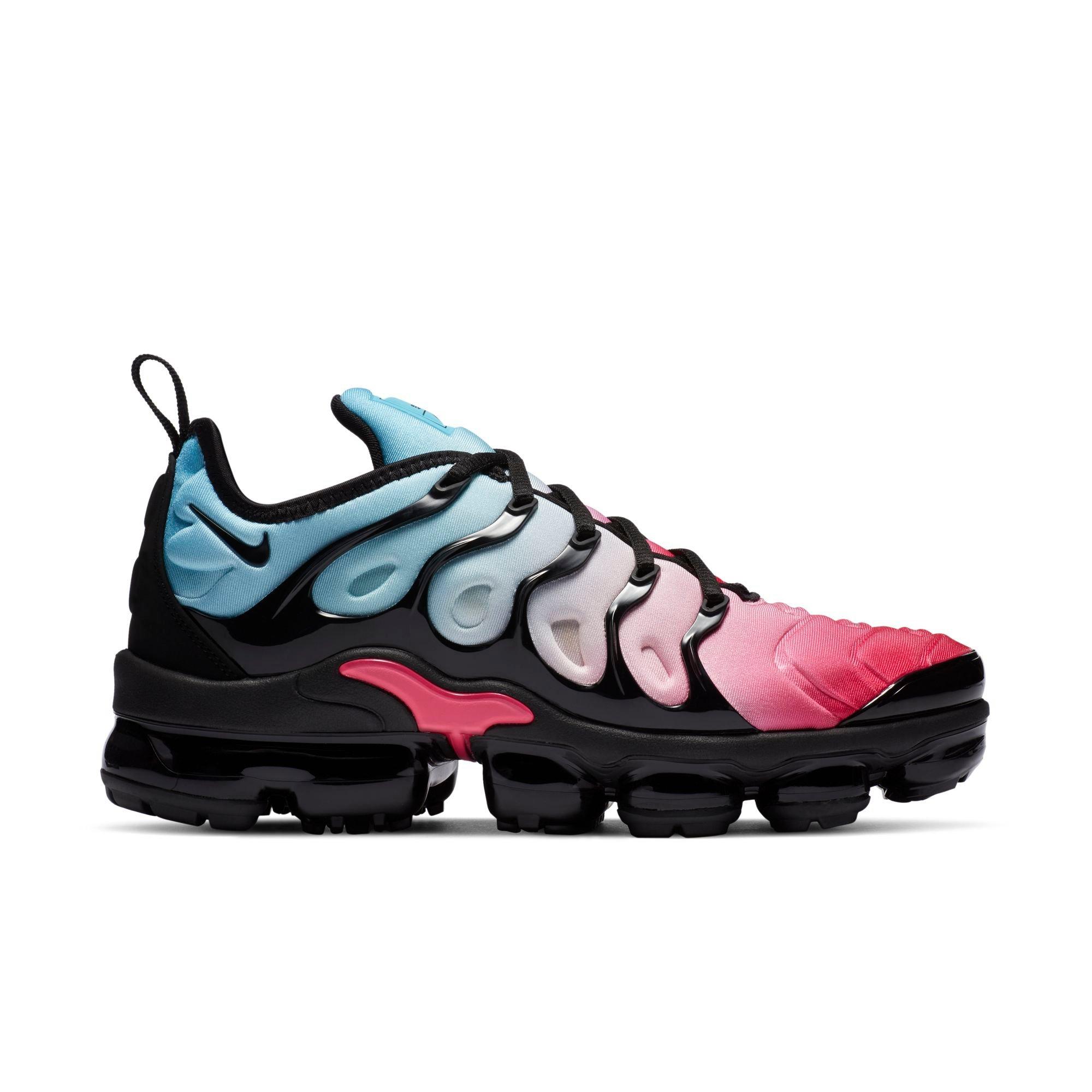 nike air vapormax plus pink and blue