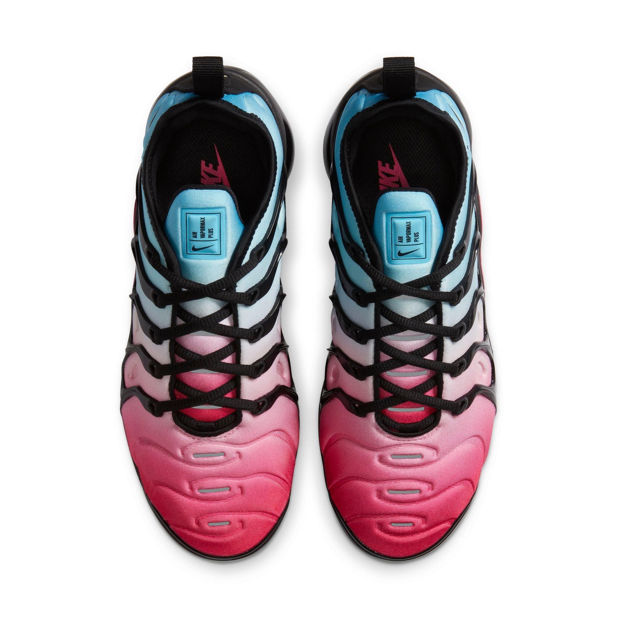 vapormax plus hyper pink