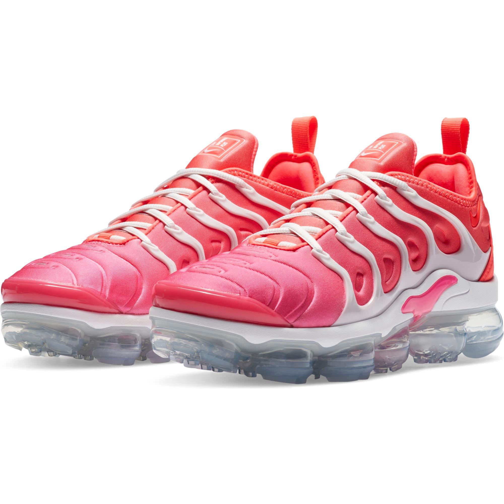 nike air vapormax plus women's pink