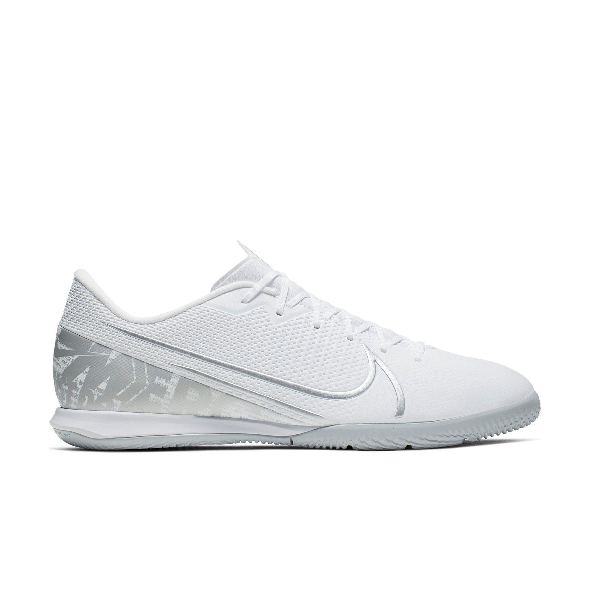 nike indoor soccer cleats