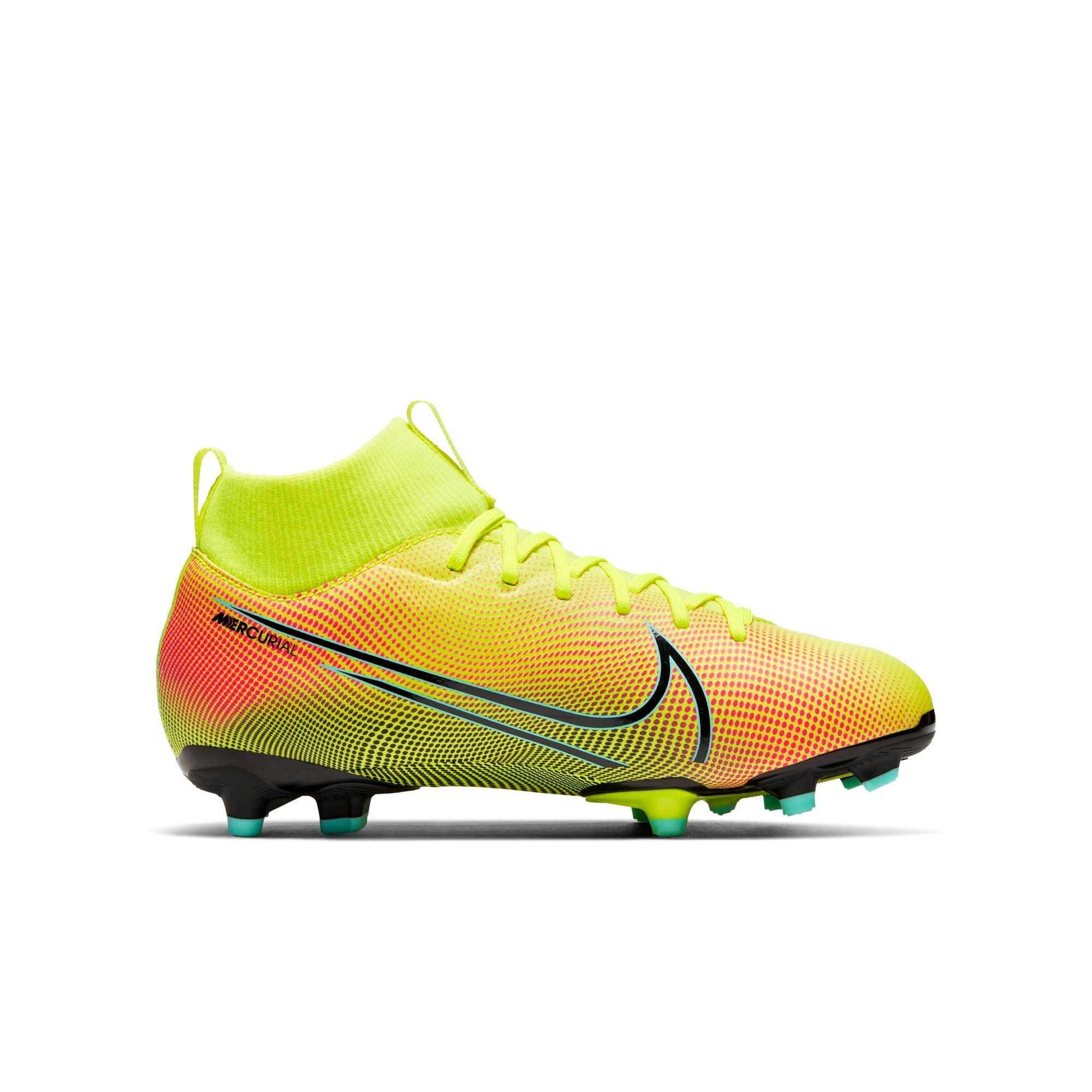 boys size 7 cleats