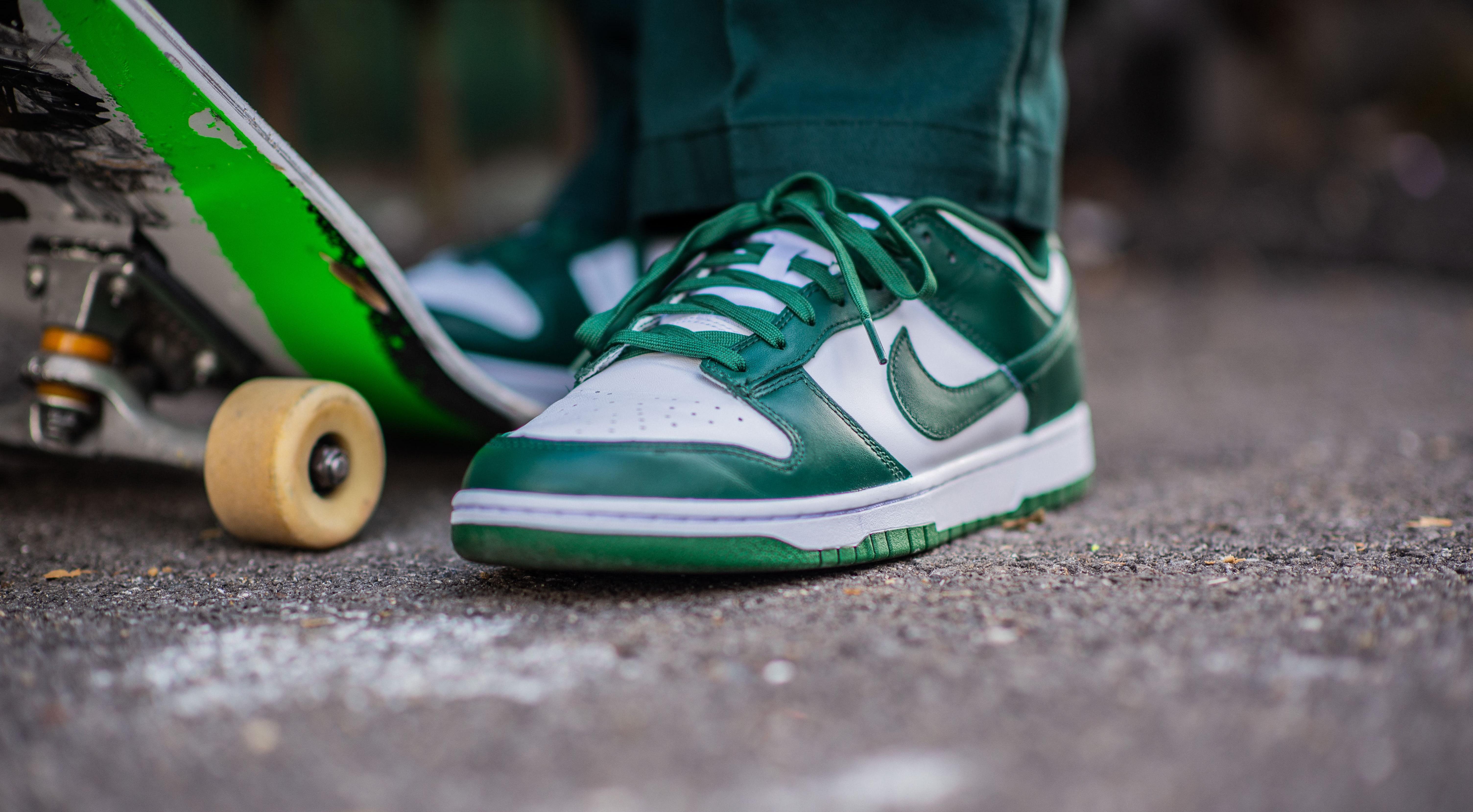 nike dunk low michigan green