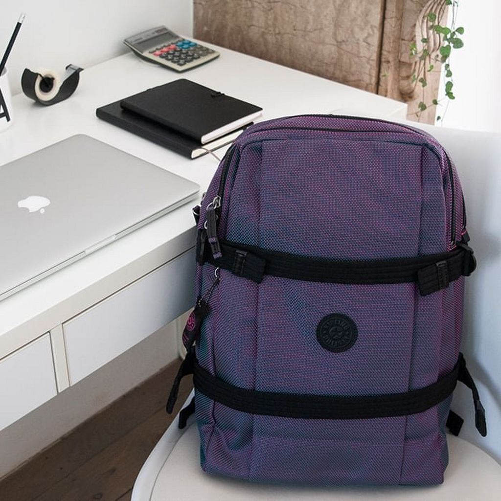 Troosteloos rol Aan de overkant Everything you need to know about laptop bags | Kipling
