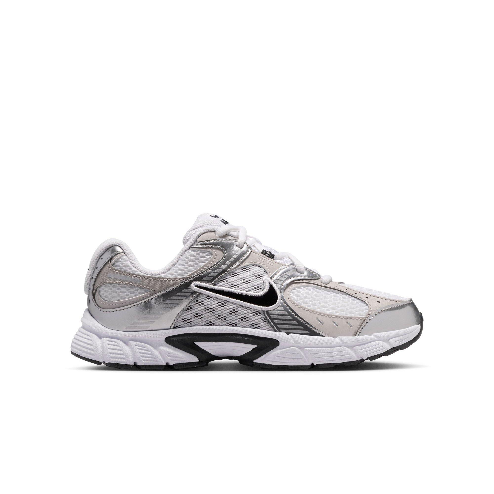 Color: WHITE/BLACK