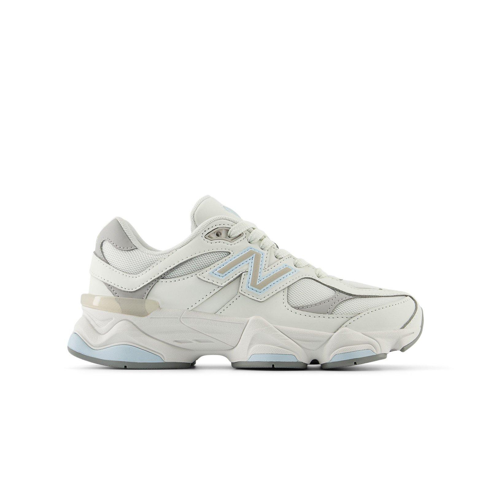 Color: WHITE/BLUE/SILVER