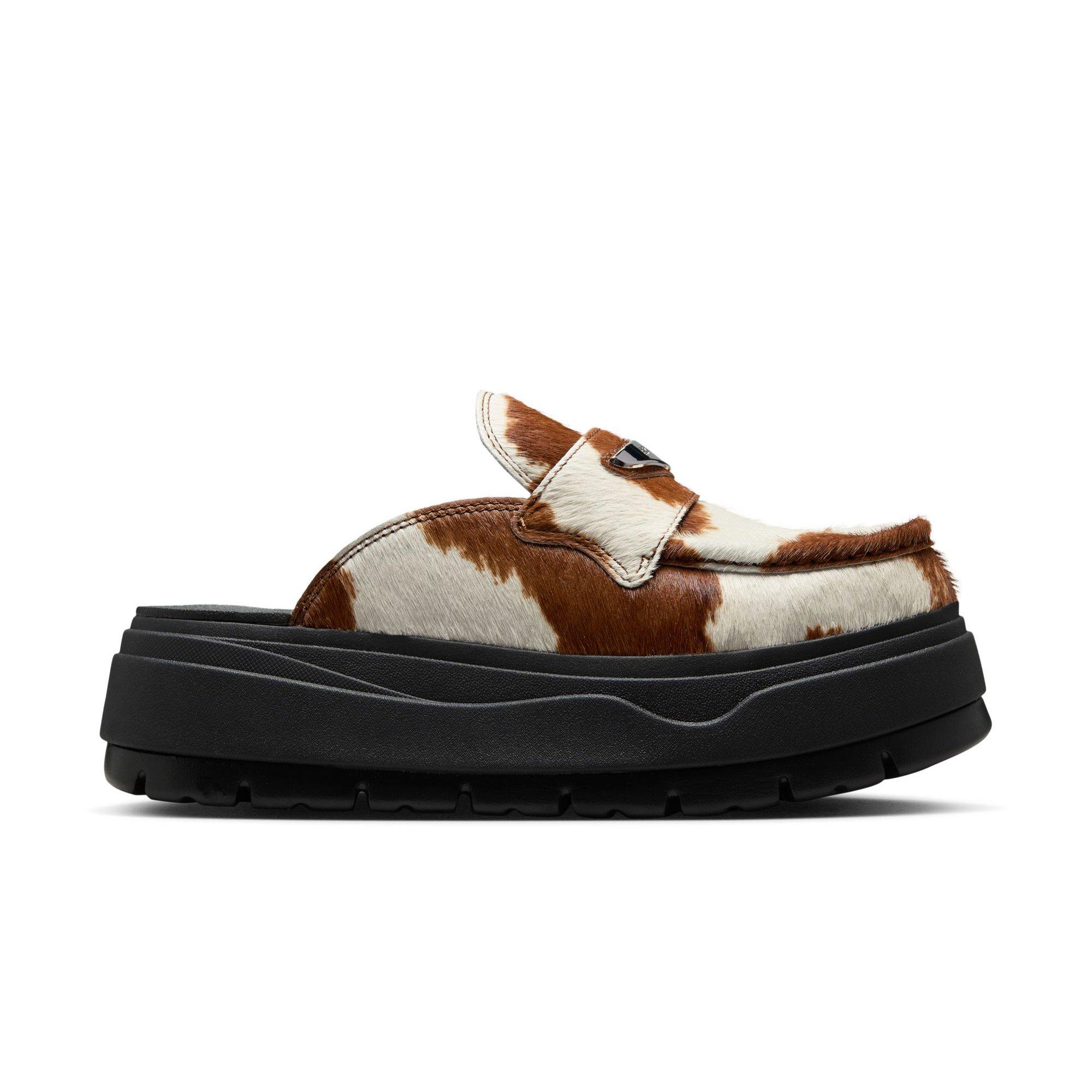 Color: BROWN/WHITE