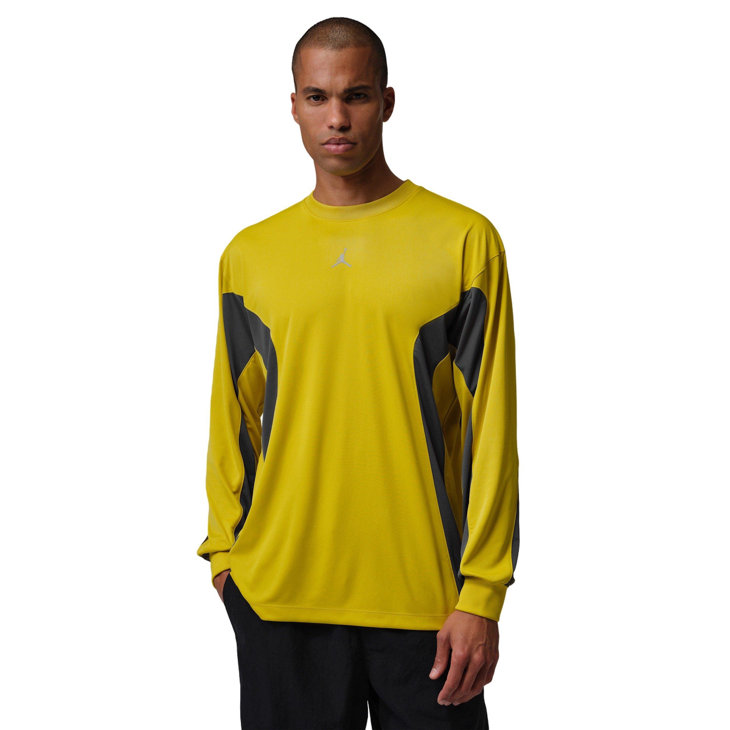 Color: YELLOW