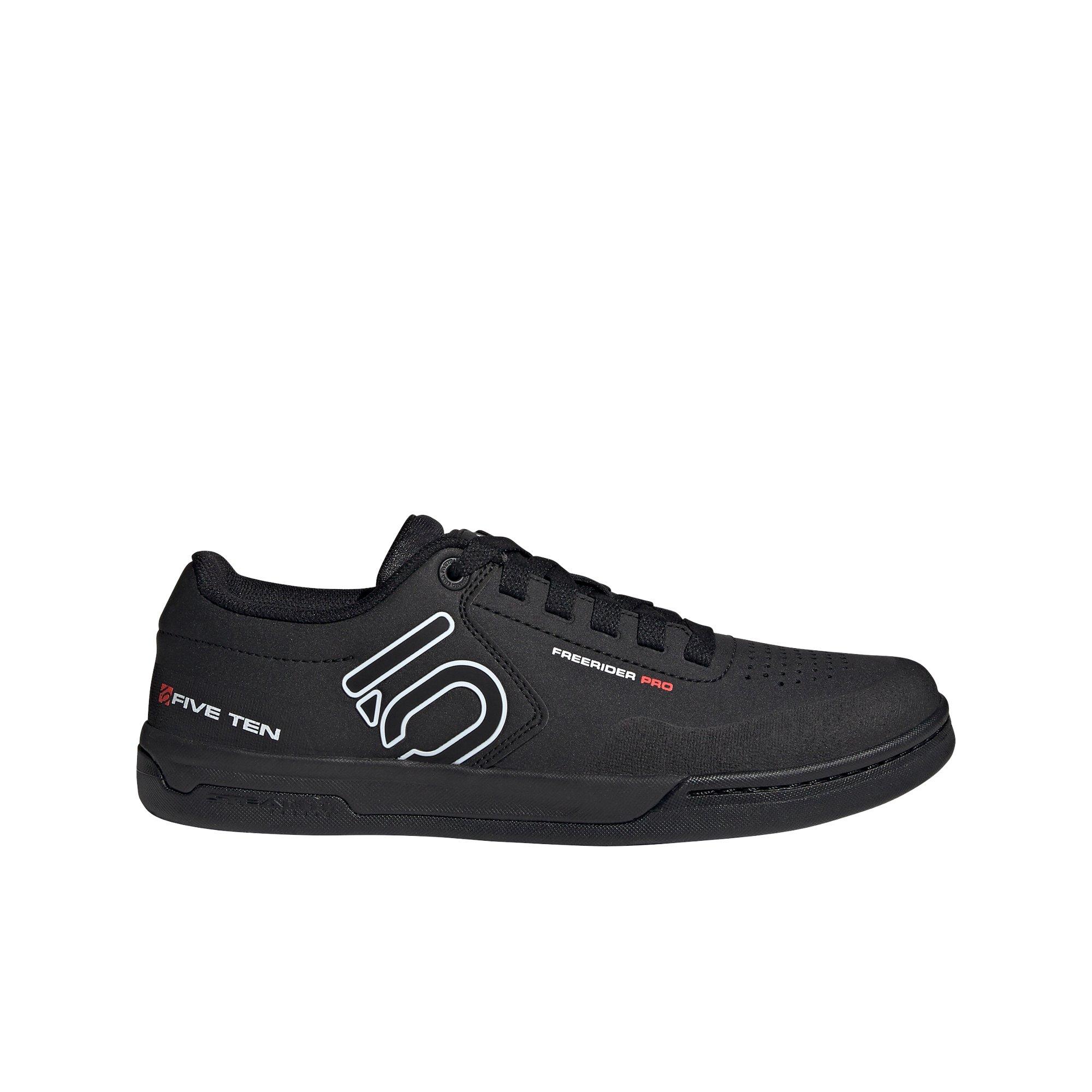 Color: BLACK/WHITE
