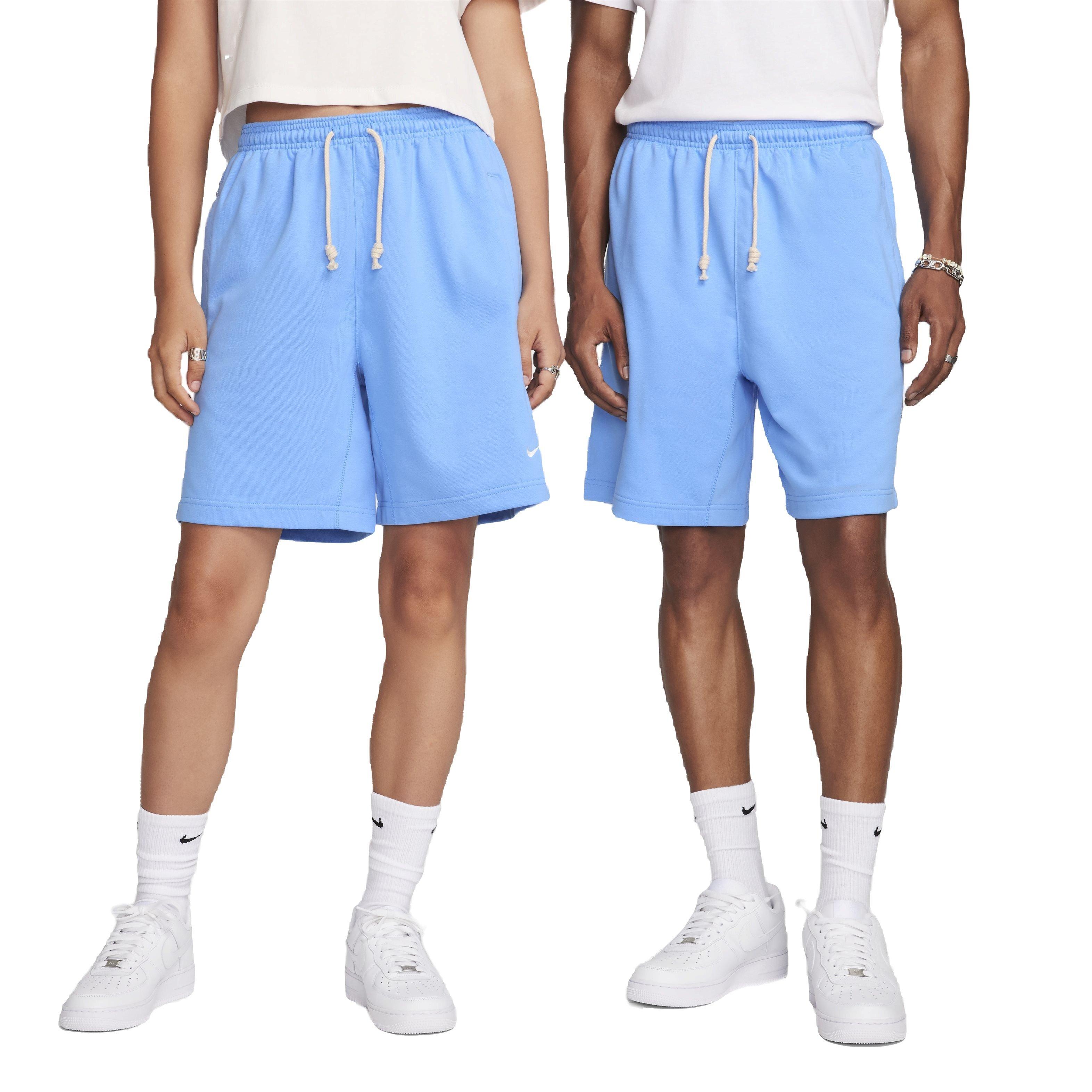 color: BLUE