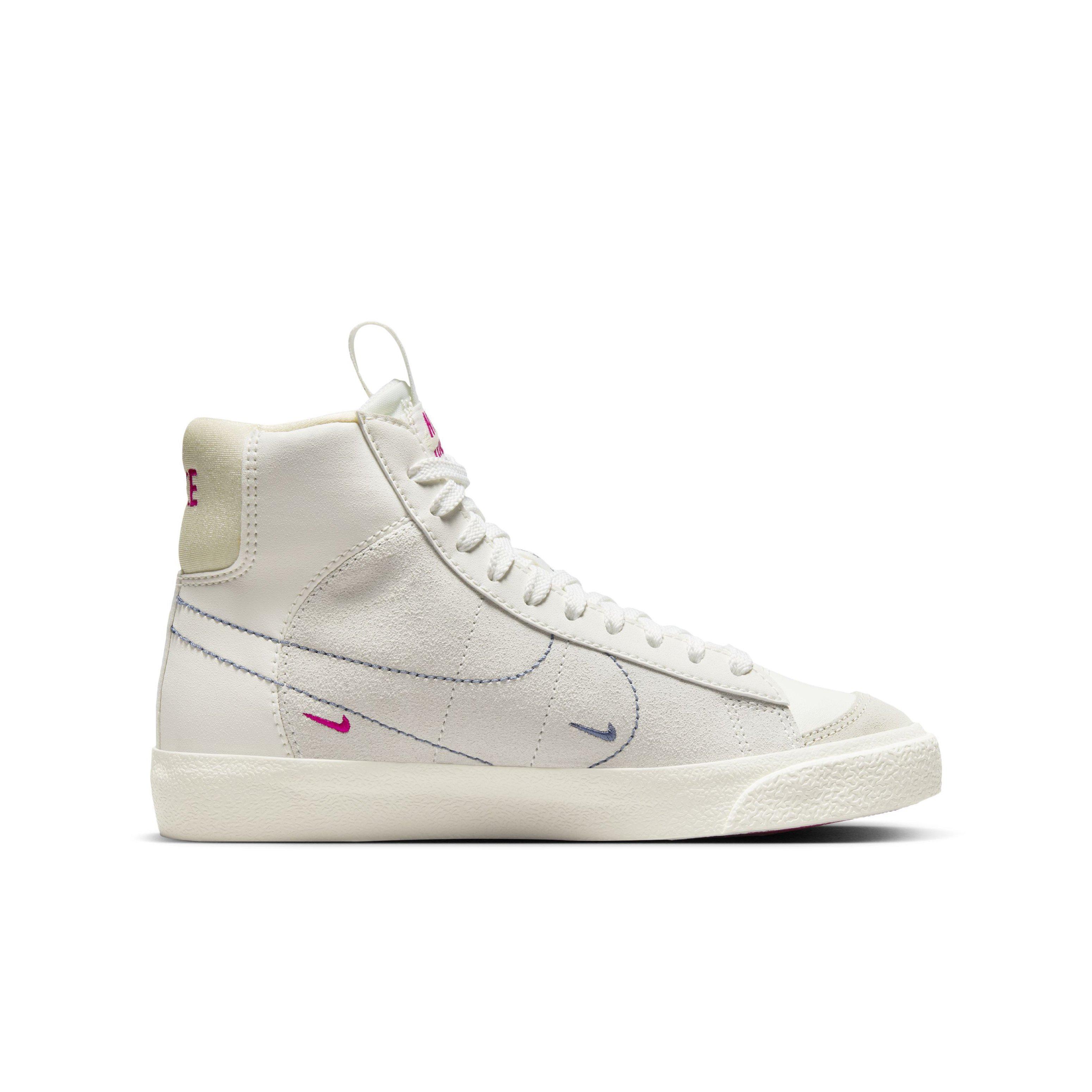 Color: SAIL/SAIL/FIREBERRY/BLUE