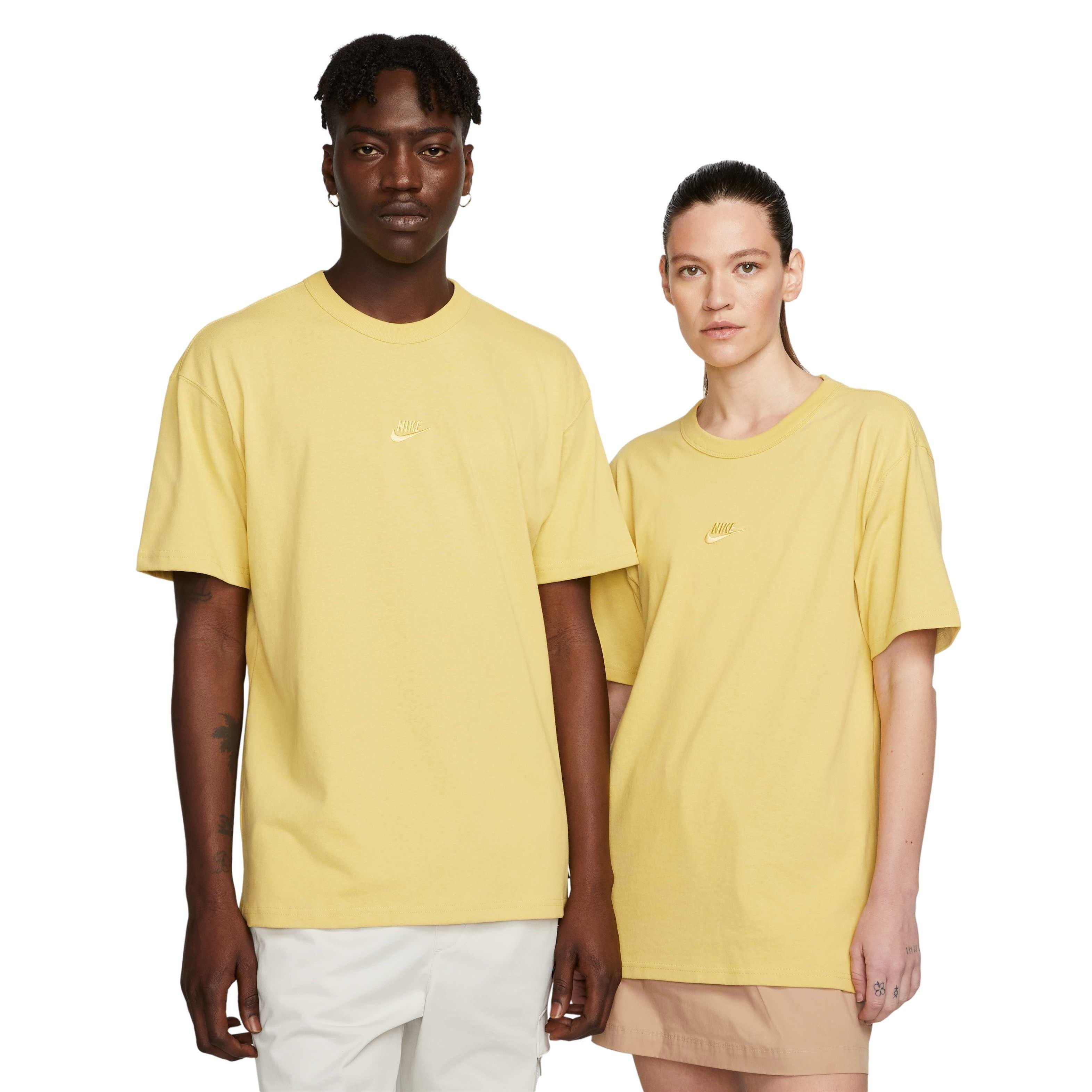 Color: YELLOW