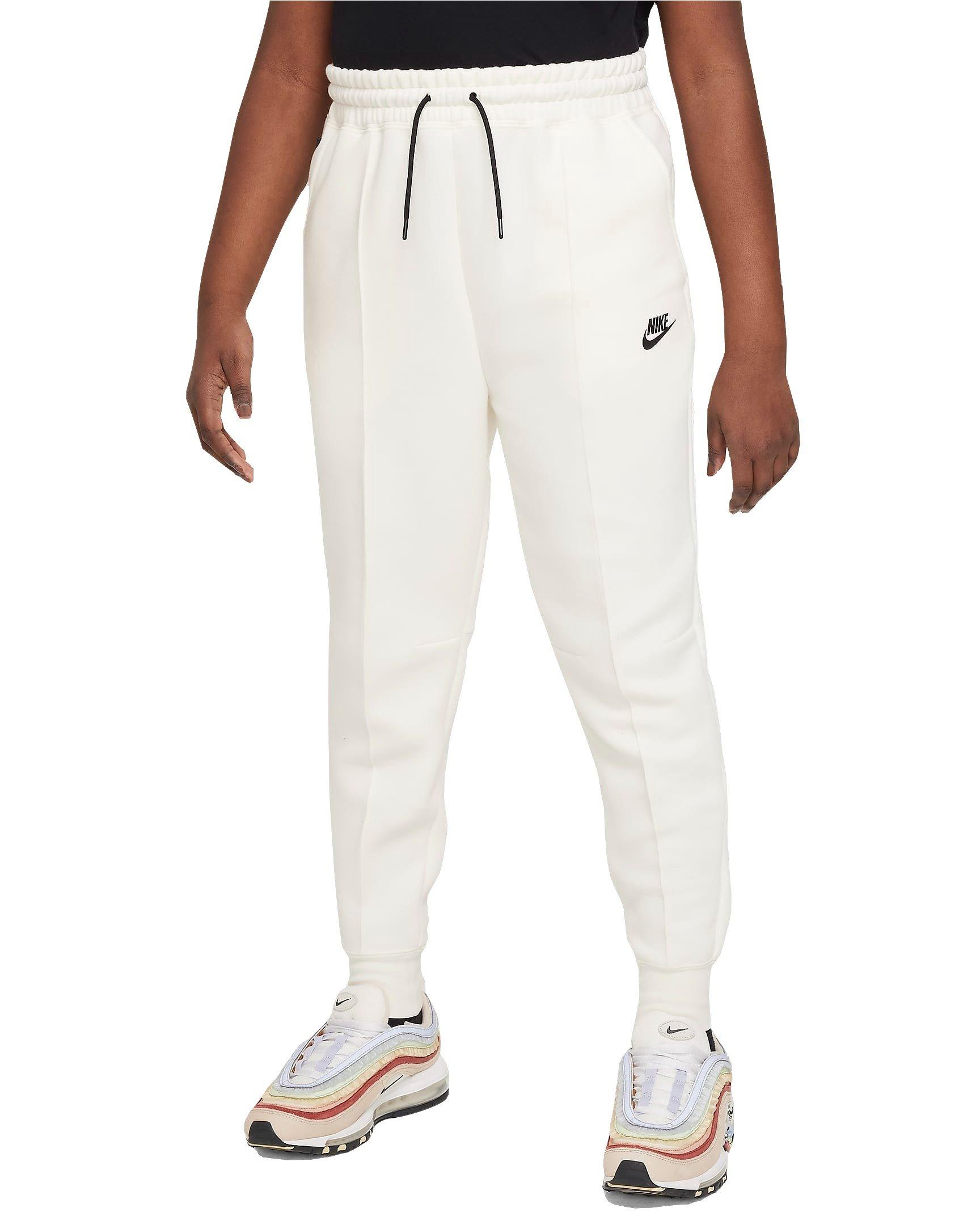 Color: WHITE
