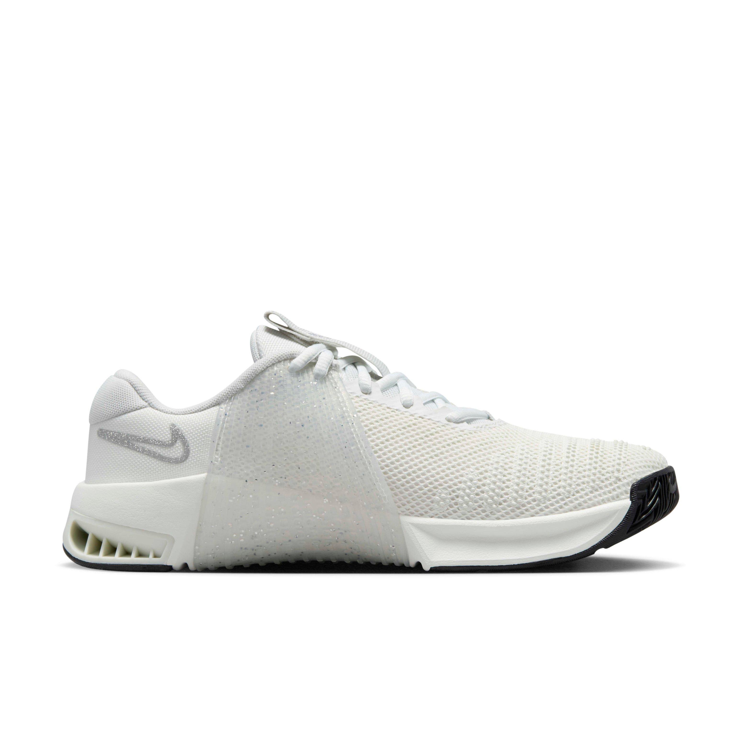 Color: WHITE/SAIL/BLACK/SILVER