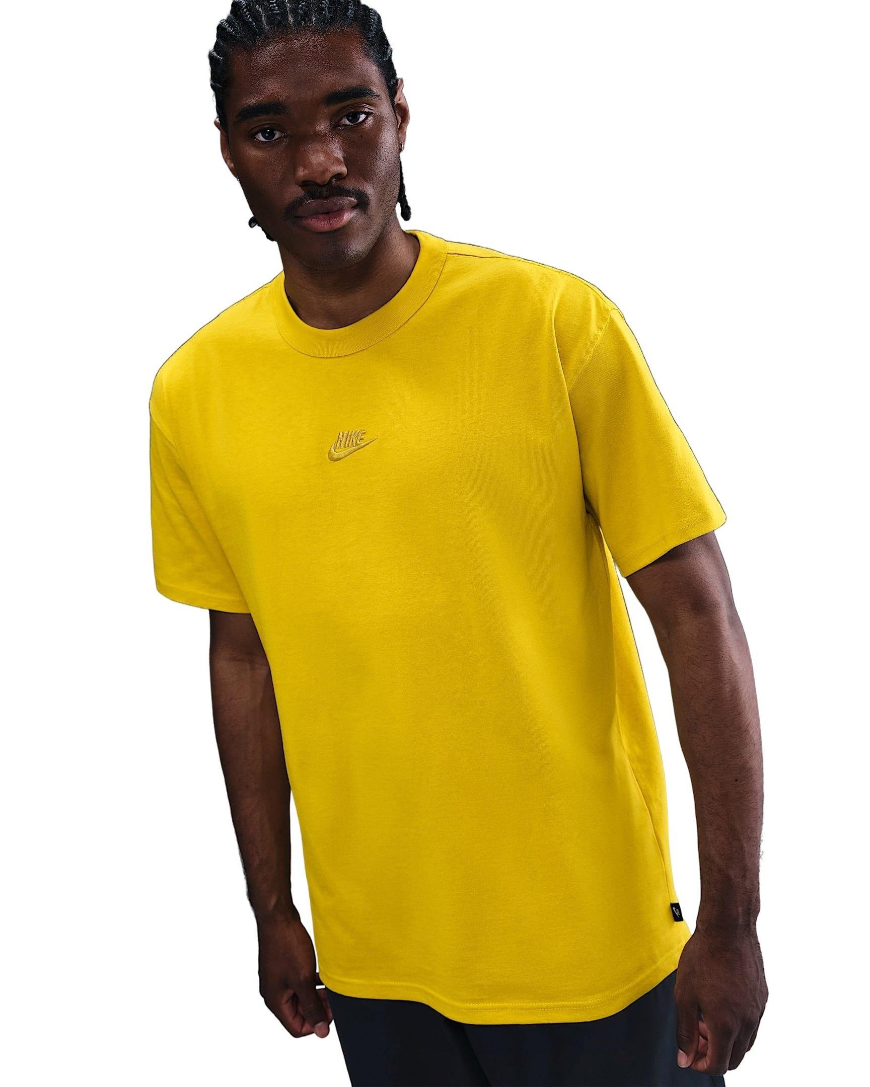 Color: YELLOW