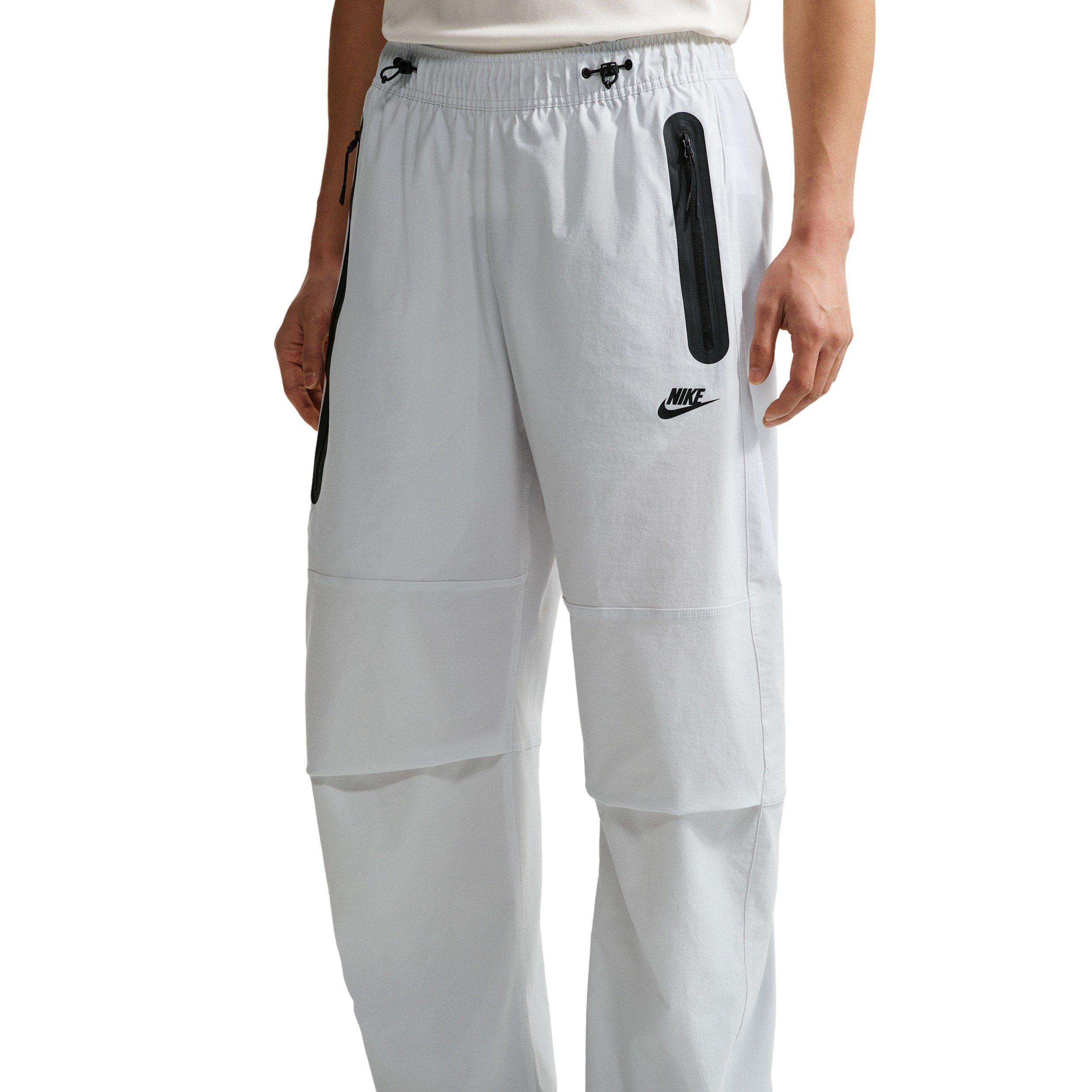 Color: WHITE