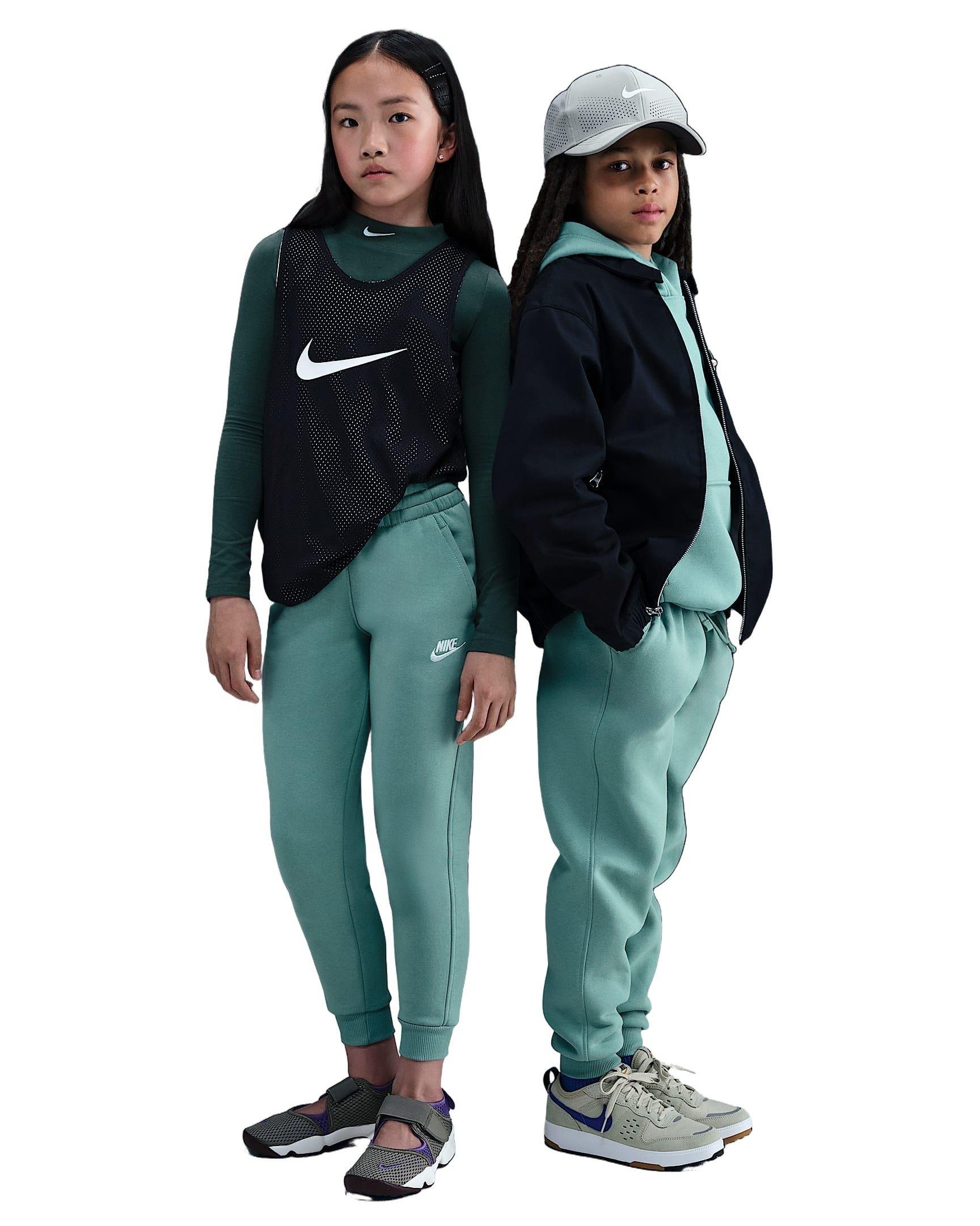 Color: GREEN