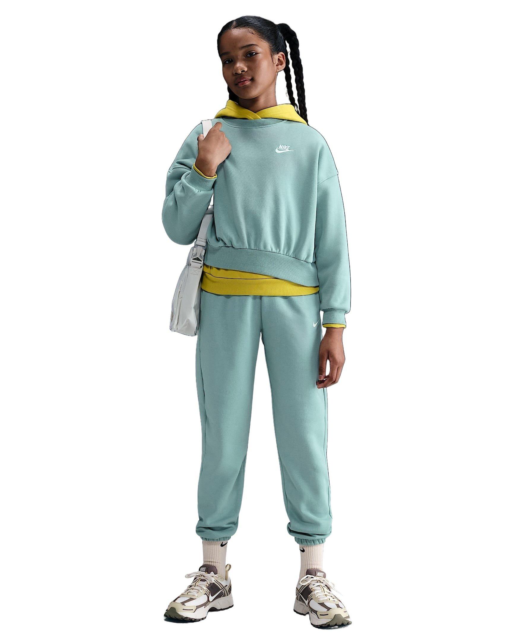 Color: GREEN