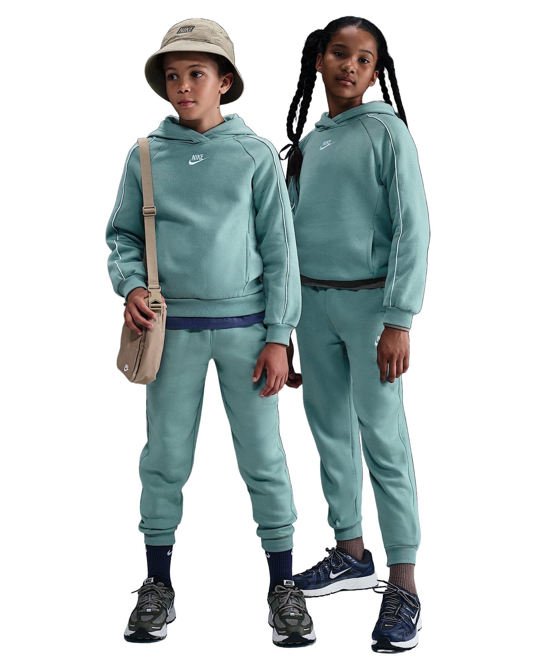 Color: GREEN