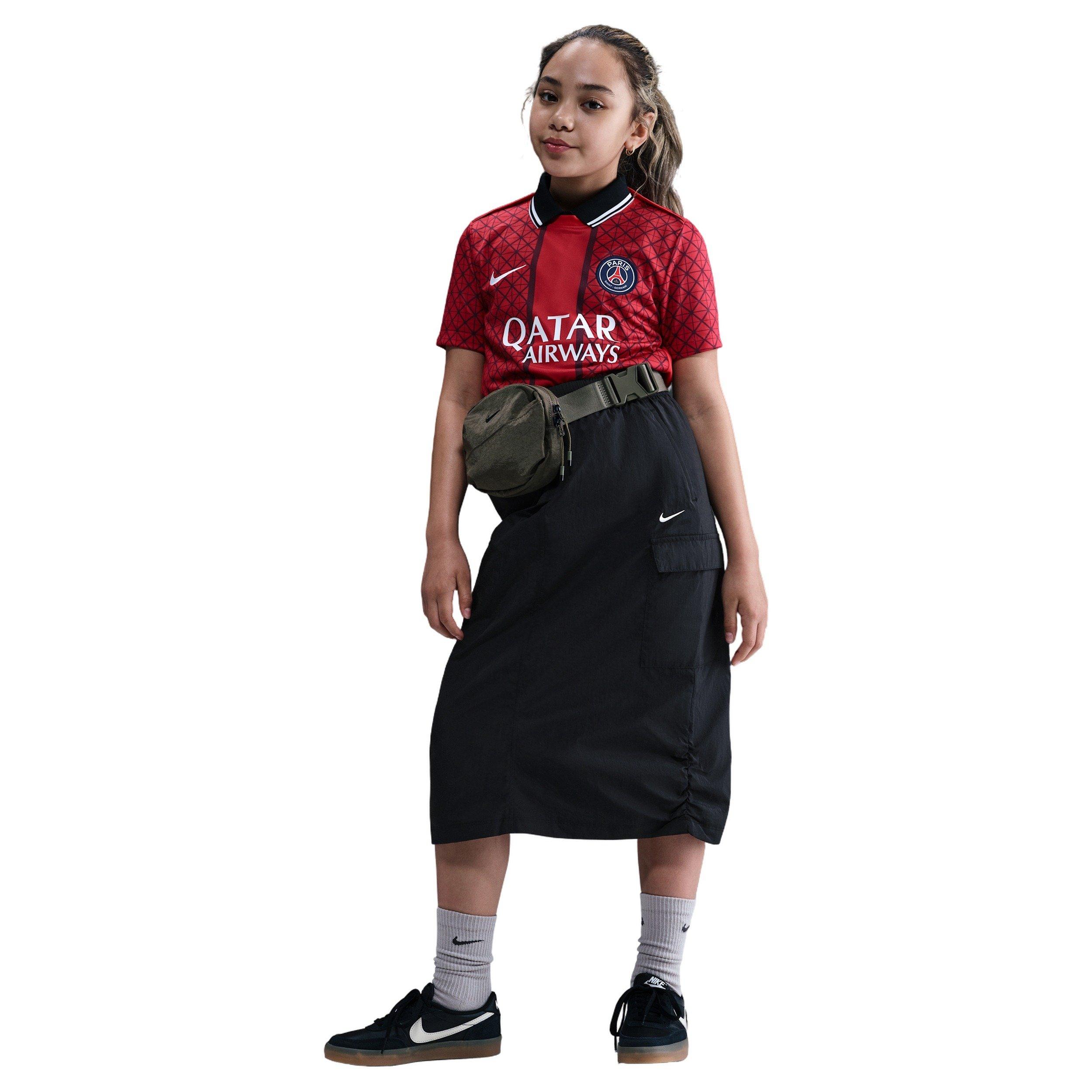 Color: BLACK