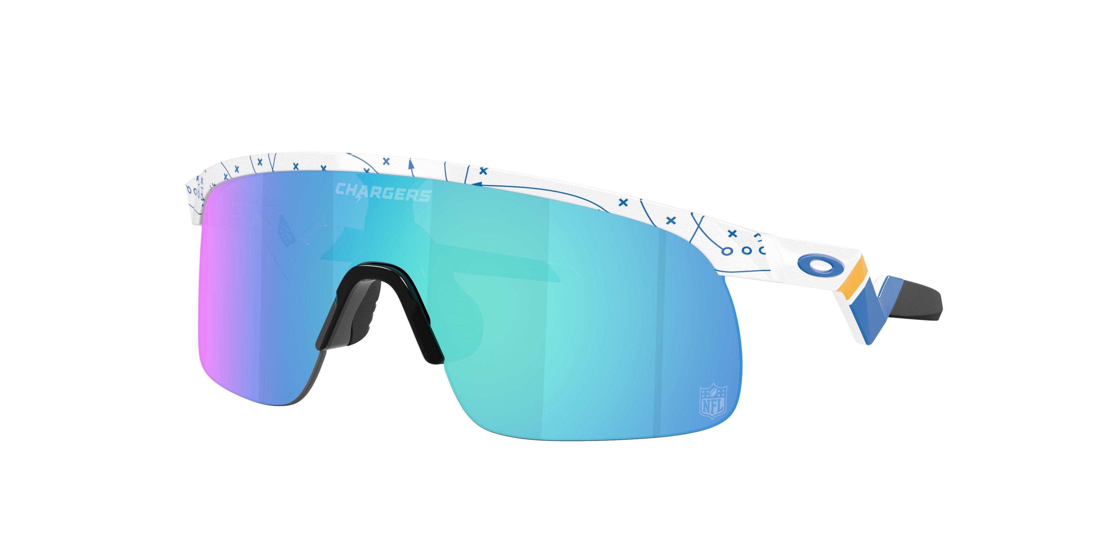 Color: WHITE/BLUE
