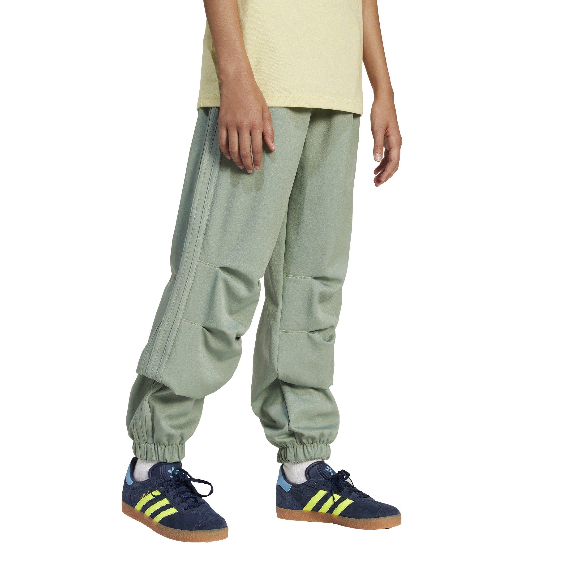 Color: GREEN