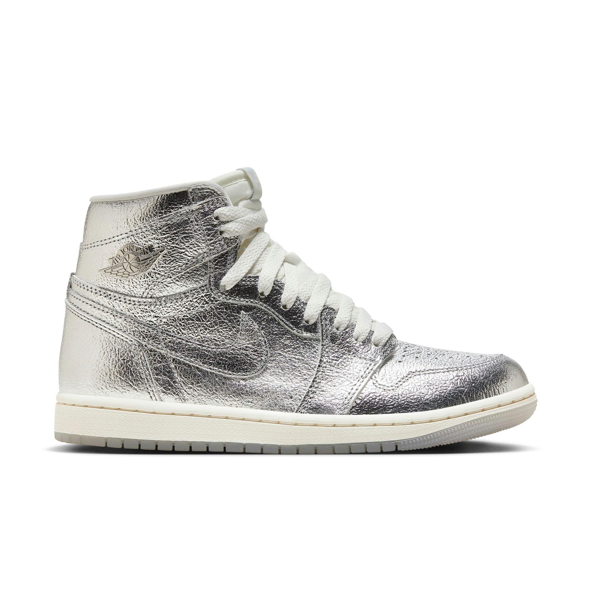 Color: METALLIC SILVER/PHOTON DUST/SAIL