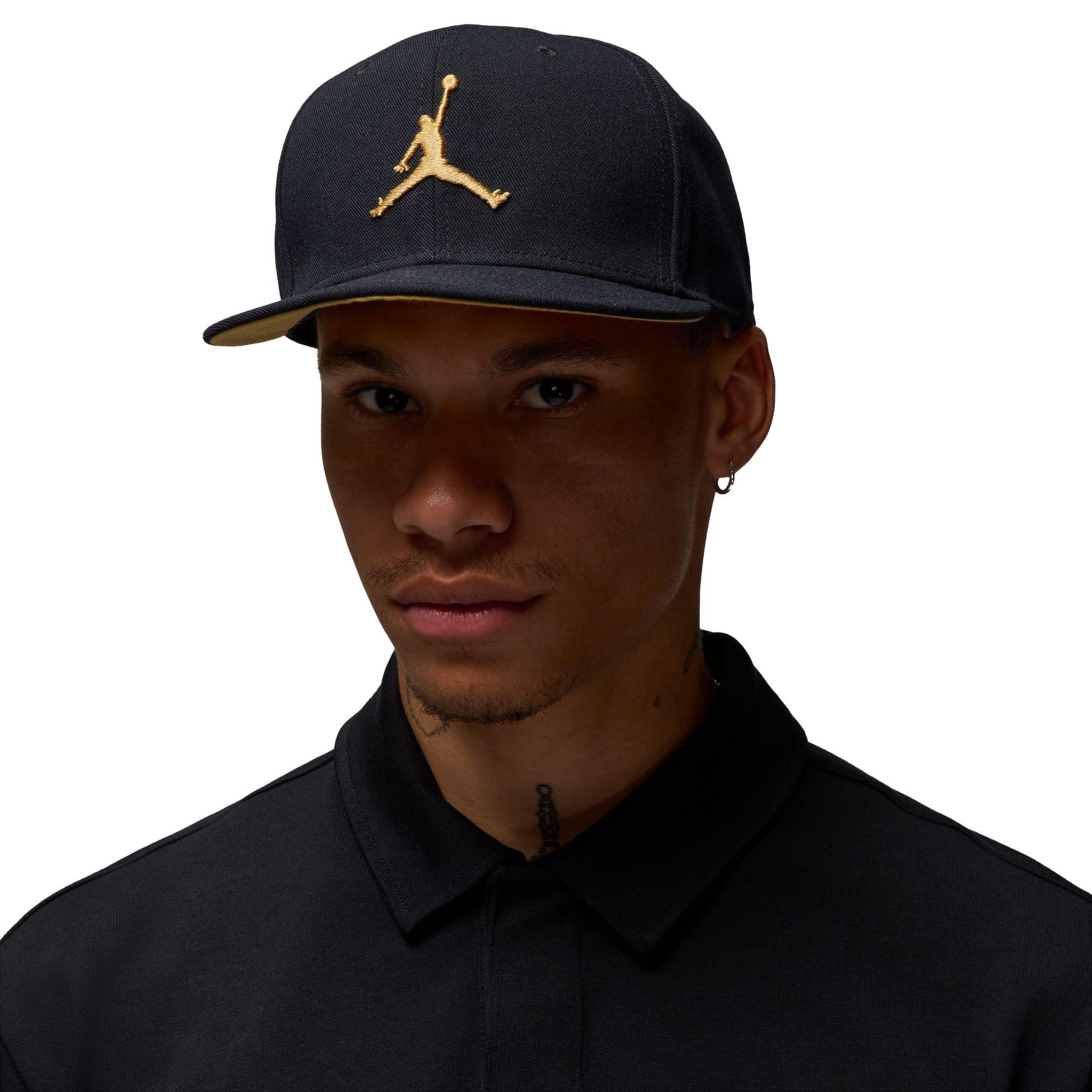 Color: BLACK/GOLD