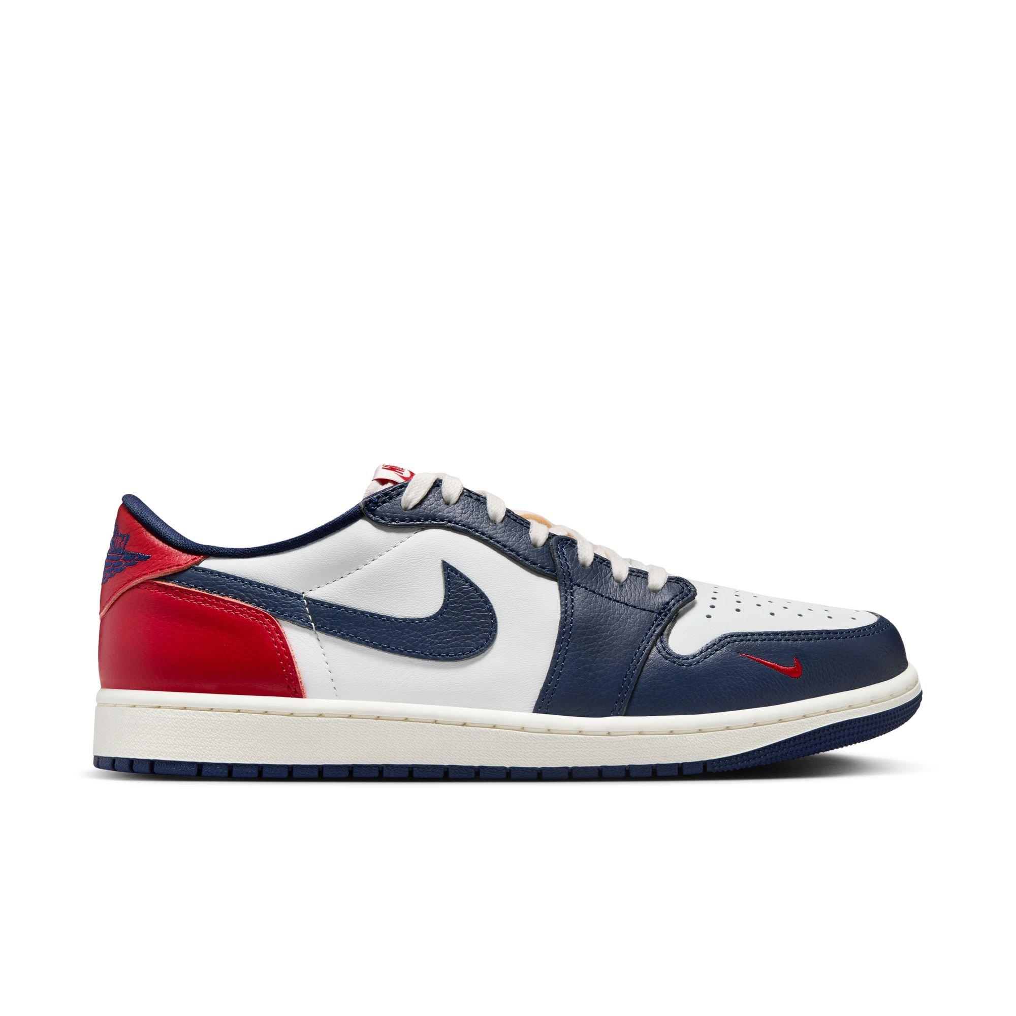 color SUMMIT WHITE/GYM RED/MIDNIGHT NAVY is not available for this combination