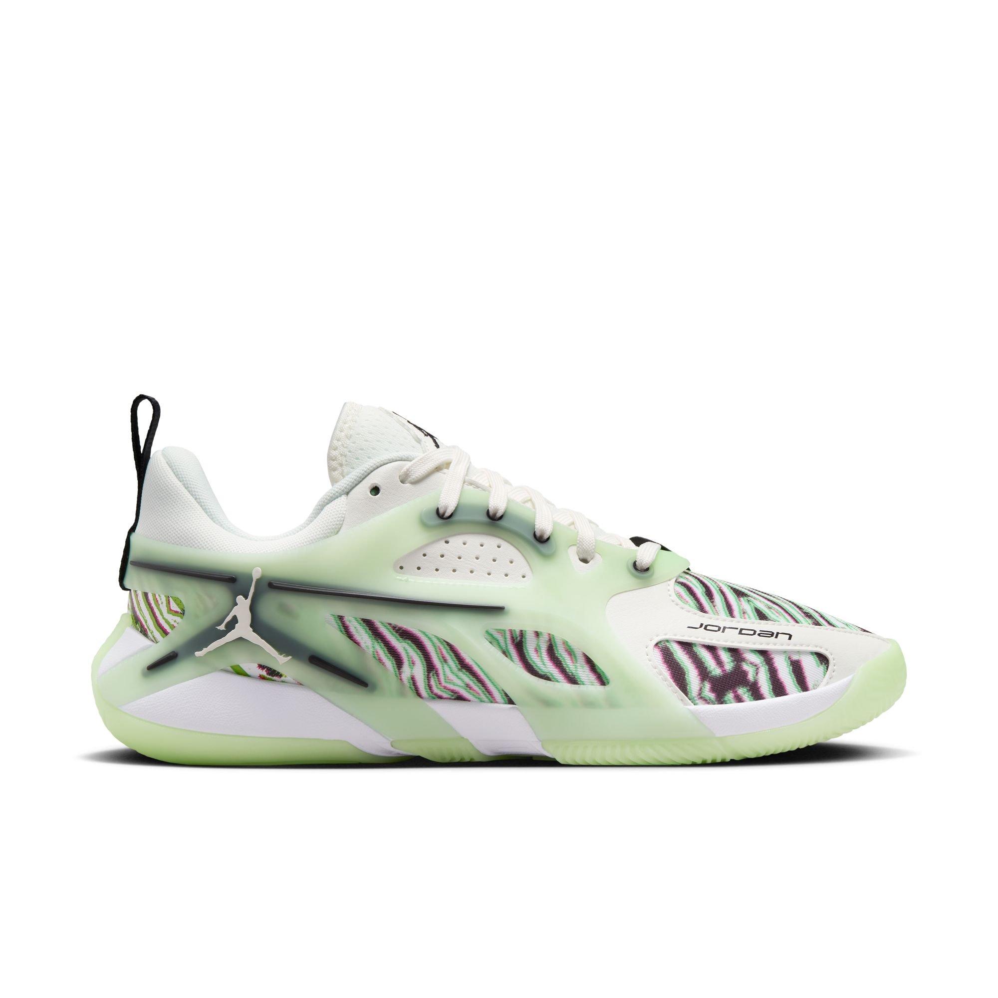 Color: SAIL/BLACK/VAPOR GREEN